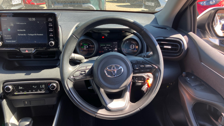 Toyota Yaris 1.5 Hybrid Design 5dr CVT Hybrid Hatchback